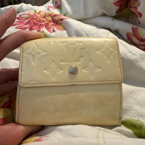 Louis Vuitton Ivory Monogram Wallet - Picture 9 of 9